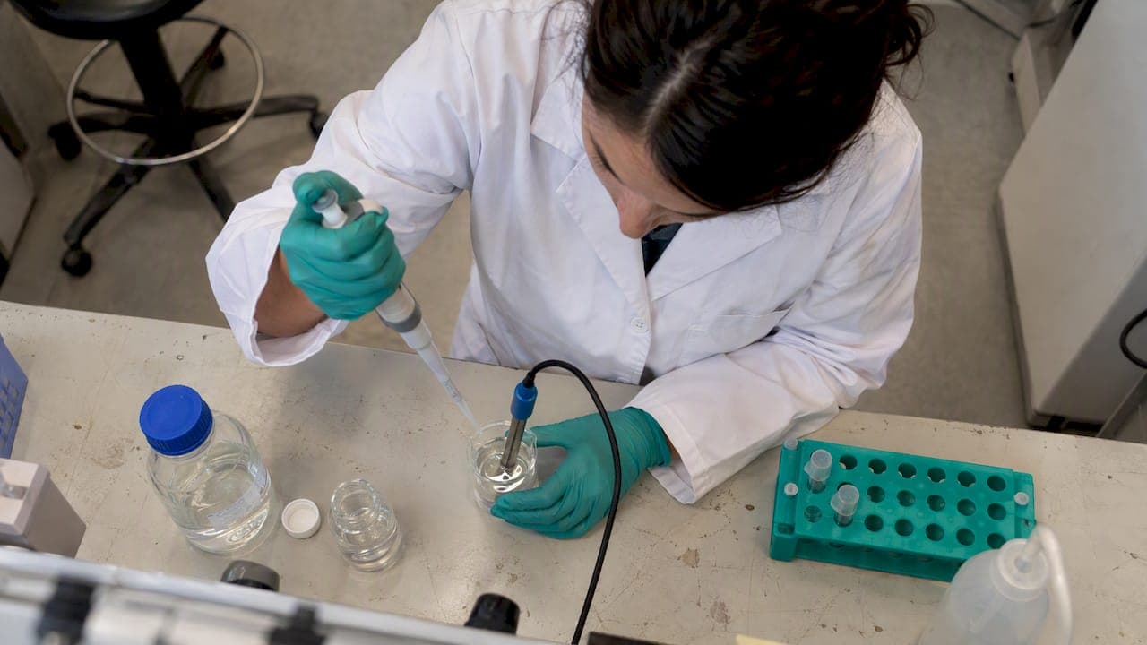 Peptide pH Adjustment: 7 Steps to Test Before Scaling Up